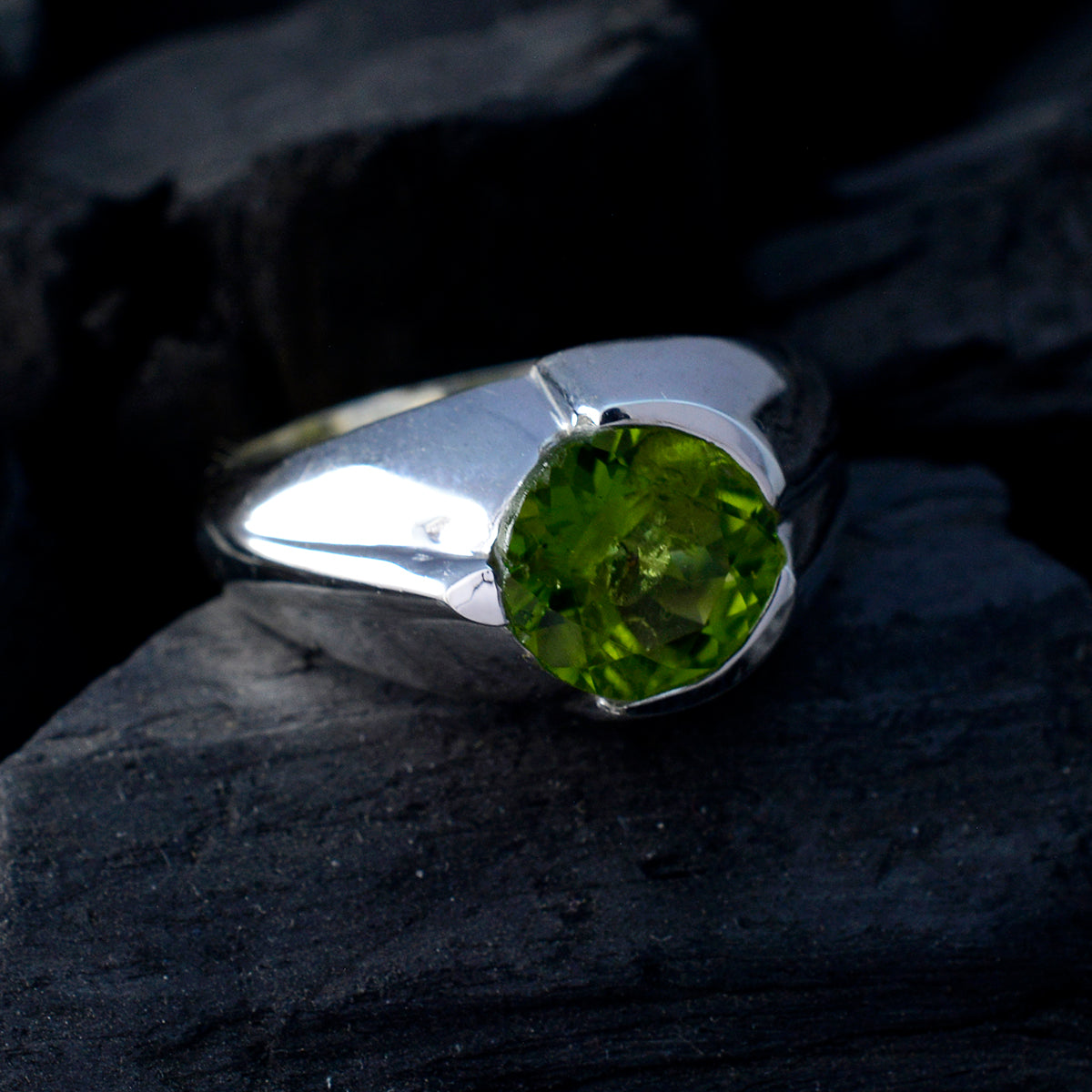 Peridot Solitaire Moroccan Sterling Silver Green Gems Eye catching Contemporary Ring Jewellery