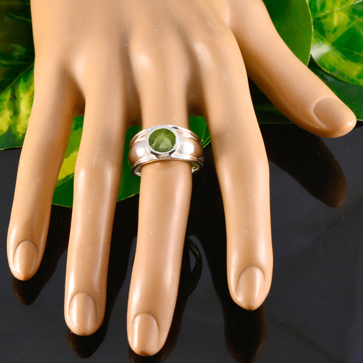 Peridot Solitaire Egyptian Silver Green Gemstone Classic Glamorous Ring Jewelry