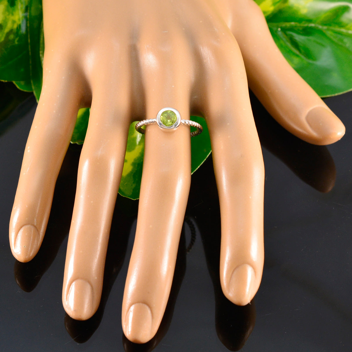Peridot Solitaire American 92.5 Silver Green Gemstone Delicate Sophisticated Ring Jewelry
