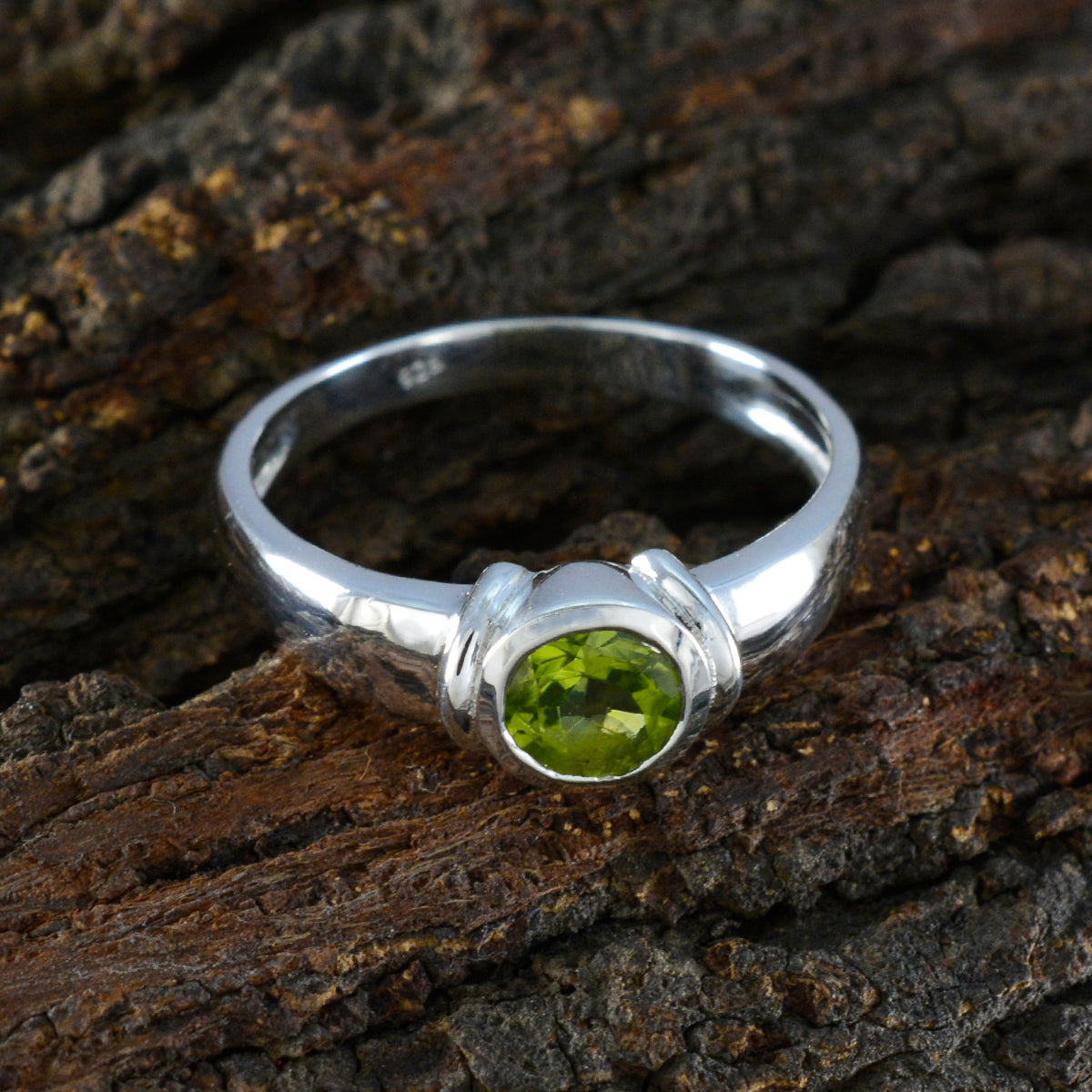 Peridot Solitaire French 925 Sterling Silver Green Gemstone Featherlight Trendy Ring Jewellery