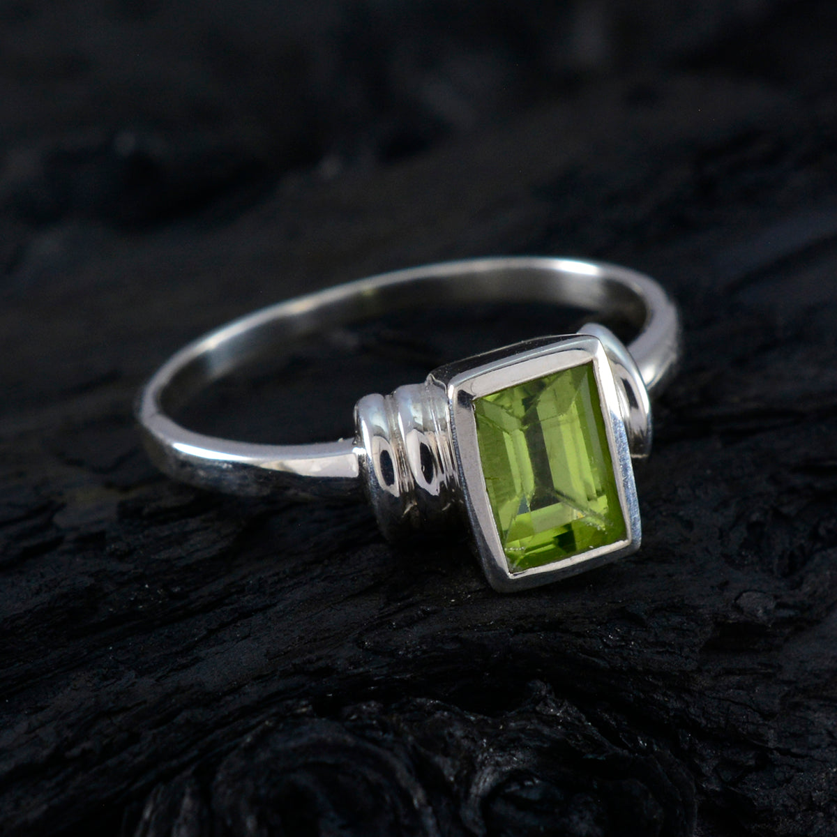 Peridot Solitaire Japanese Sterling Silver Green Gems Whisper thin Glamorous Ring Jewellery