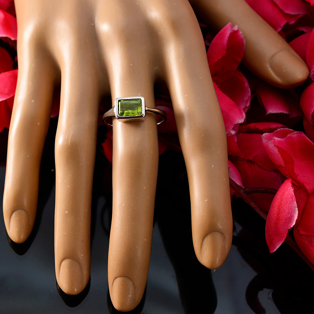 Peridot Solitaire German Sterling Silver Green Gems Featherlight Fairytale Ring Jewellery