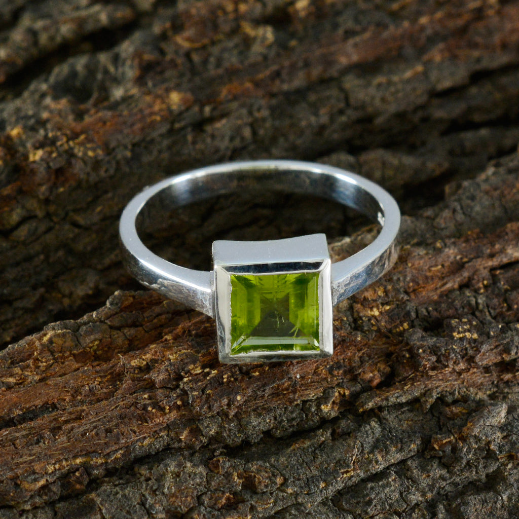 Peridot Solitaire German 925 Silver Green Gems Featherlight Luxurious Ring Jewellery