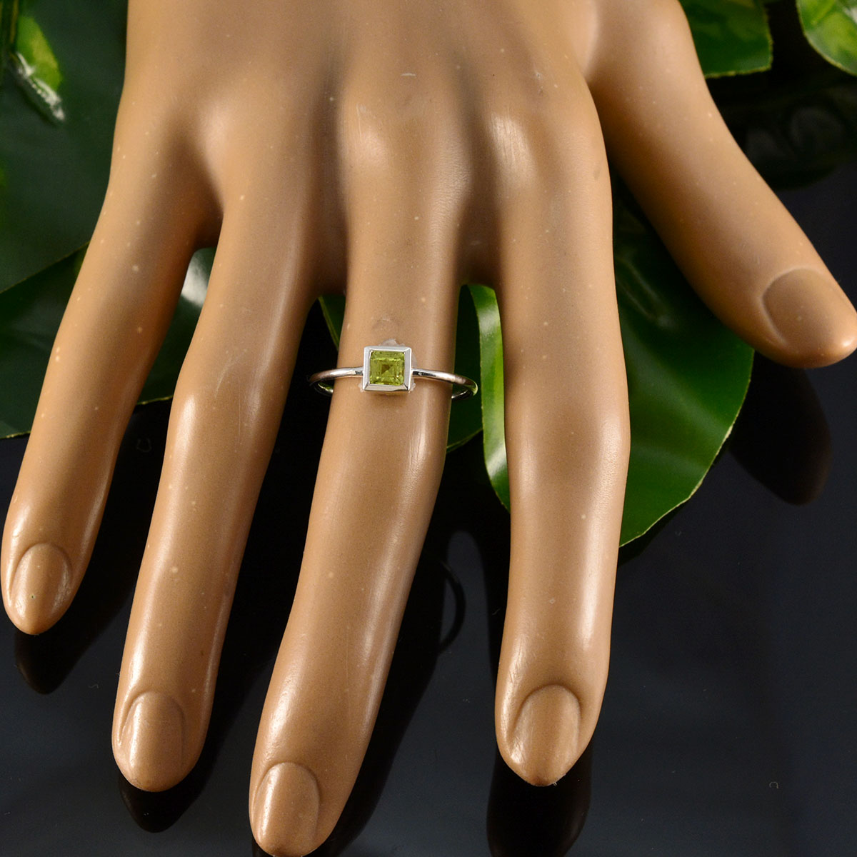 Peridot Solitaire American 925 Silver Green Gemstone Elegant  Romantic Ring Jewelry