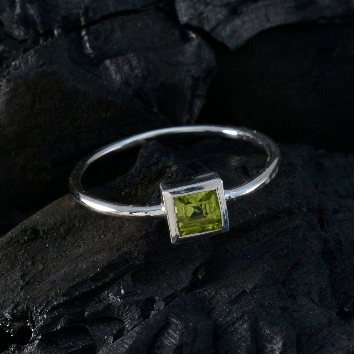 Peridot Solitaire American 925 Silver Green Gemstone Elegant  Romantic Ring Jewelry