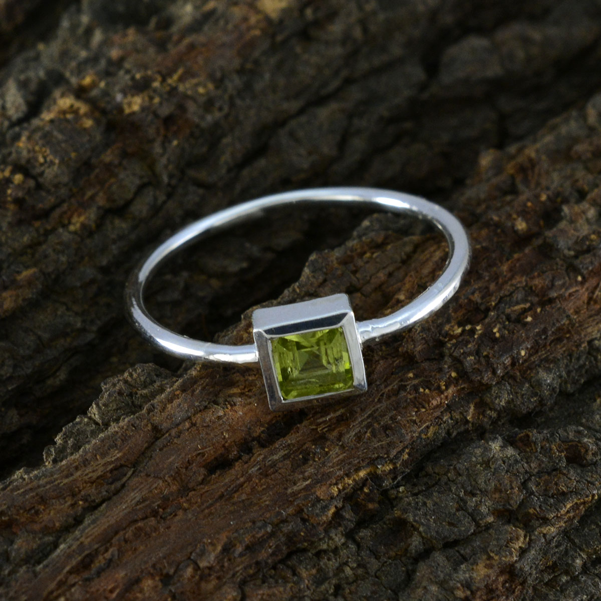 Peridot Solitaire American 925 Silver Green Gemstone Elegant  Romantic Ring Jewelry