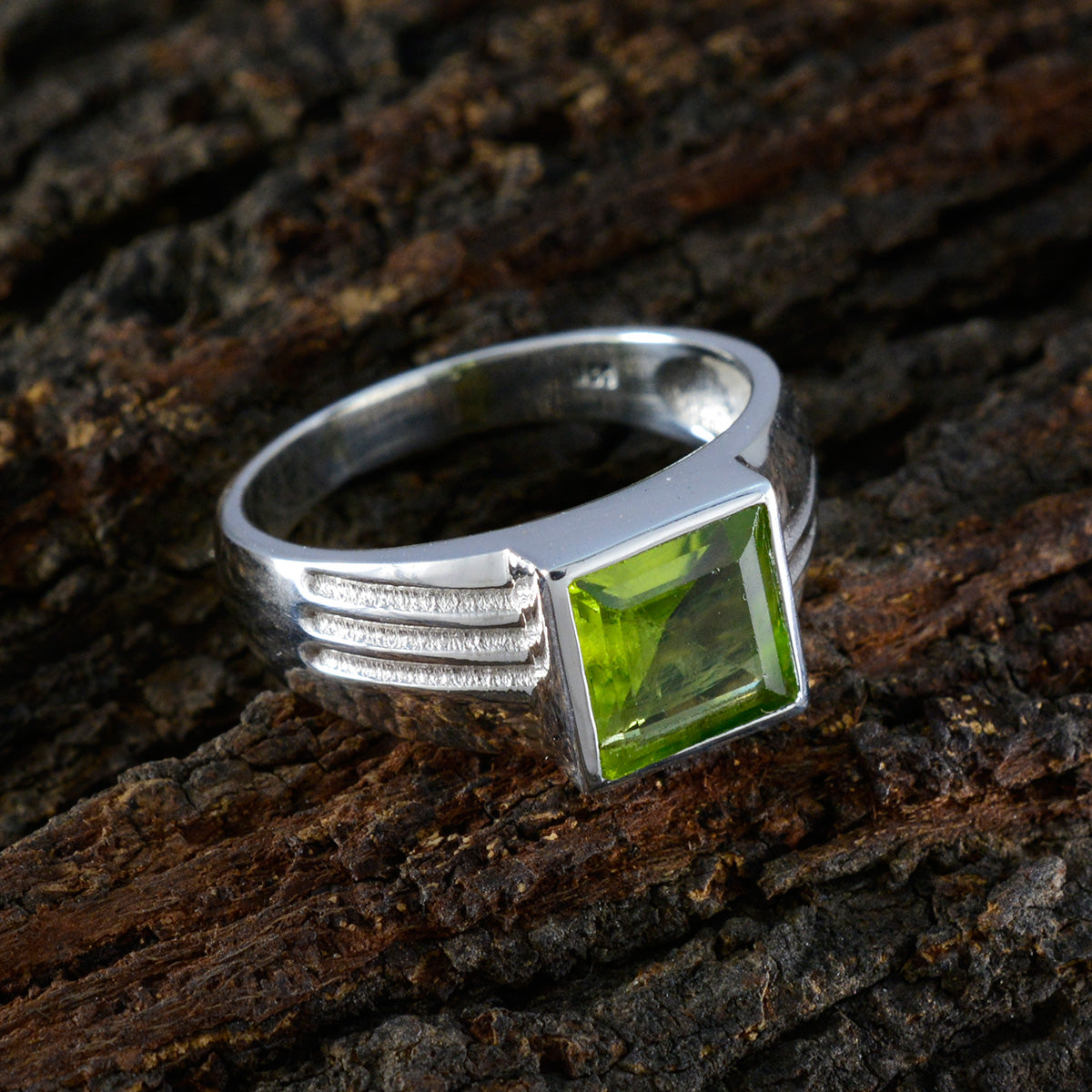 Peridot Solitaire German 925 Sterling Silver Green Gemstone Classic Luxurious Ring Jewellery
