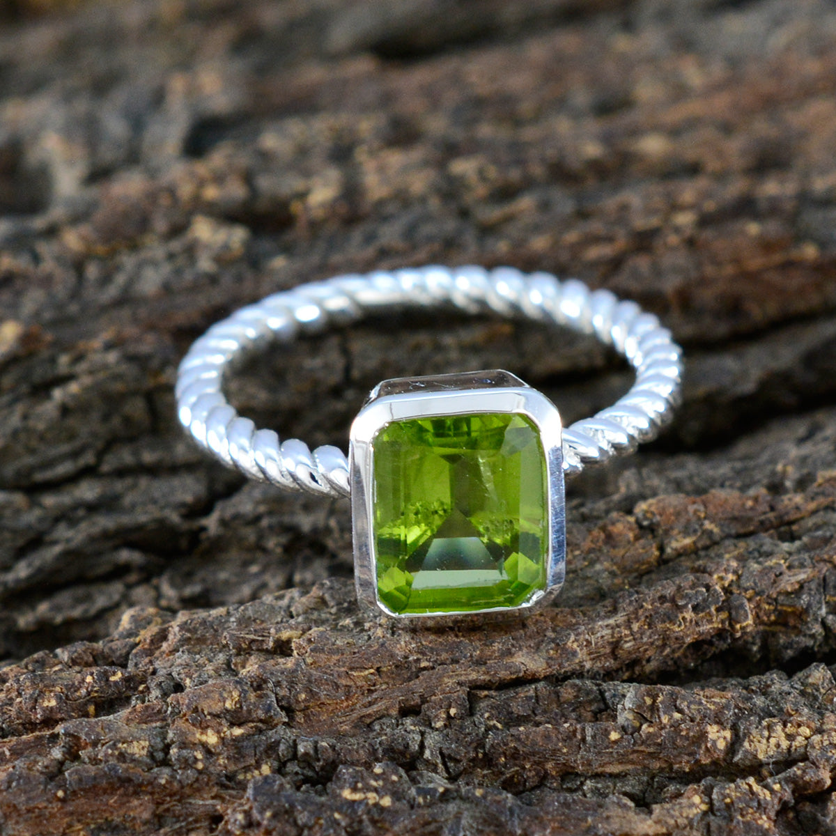 Peridot Solitaire Indian 92.5 Silver Green Gemstones Featherlight Trendy Ring Jewelry