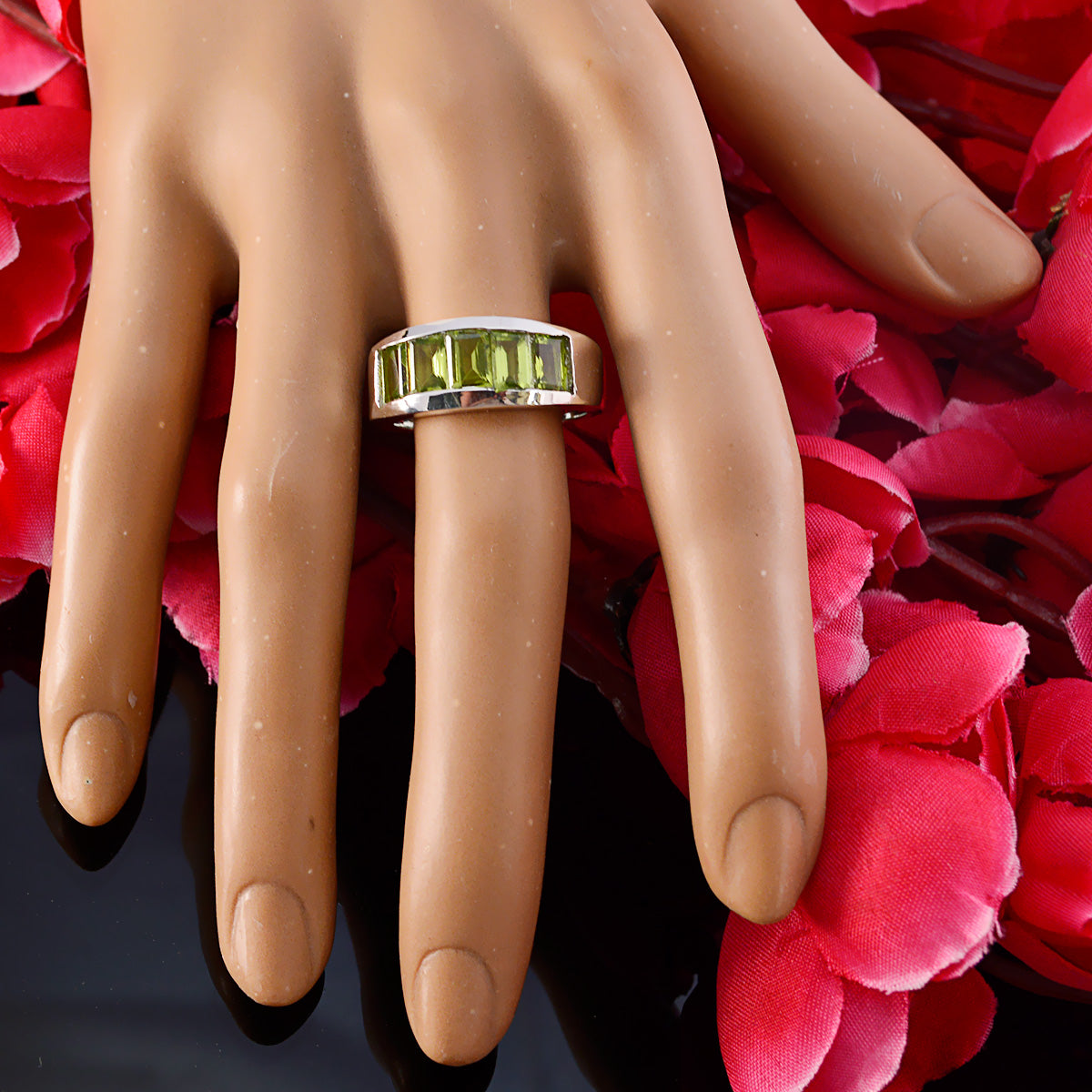 Peridot Penta Indian Silver Green Gemstones Mid weight Trendy Ring Jewelry