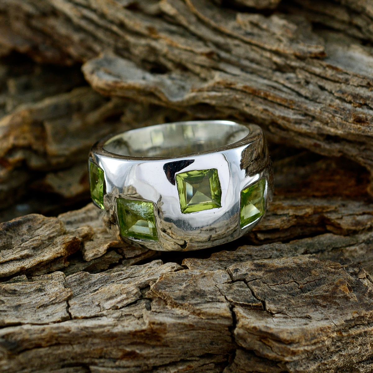 Peridot Trilogy Moroccan Silver Green Gems Eye catching Modern Ring Jewelry