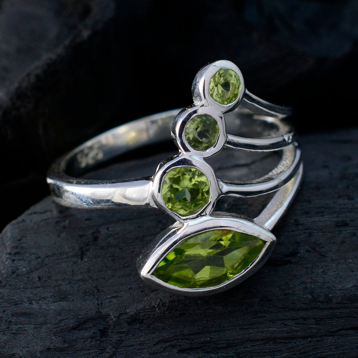 Peridot quarter Egyptian 92.5 Silver Green Gemstones Slim Fairytale Ring Jewelry
