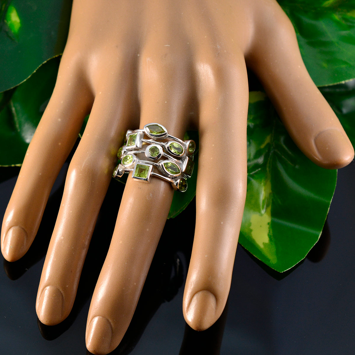 Peridot multiple African 925 Sterling Silver Green Gems Eye catching Contemporary Ring Jewellery