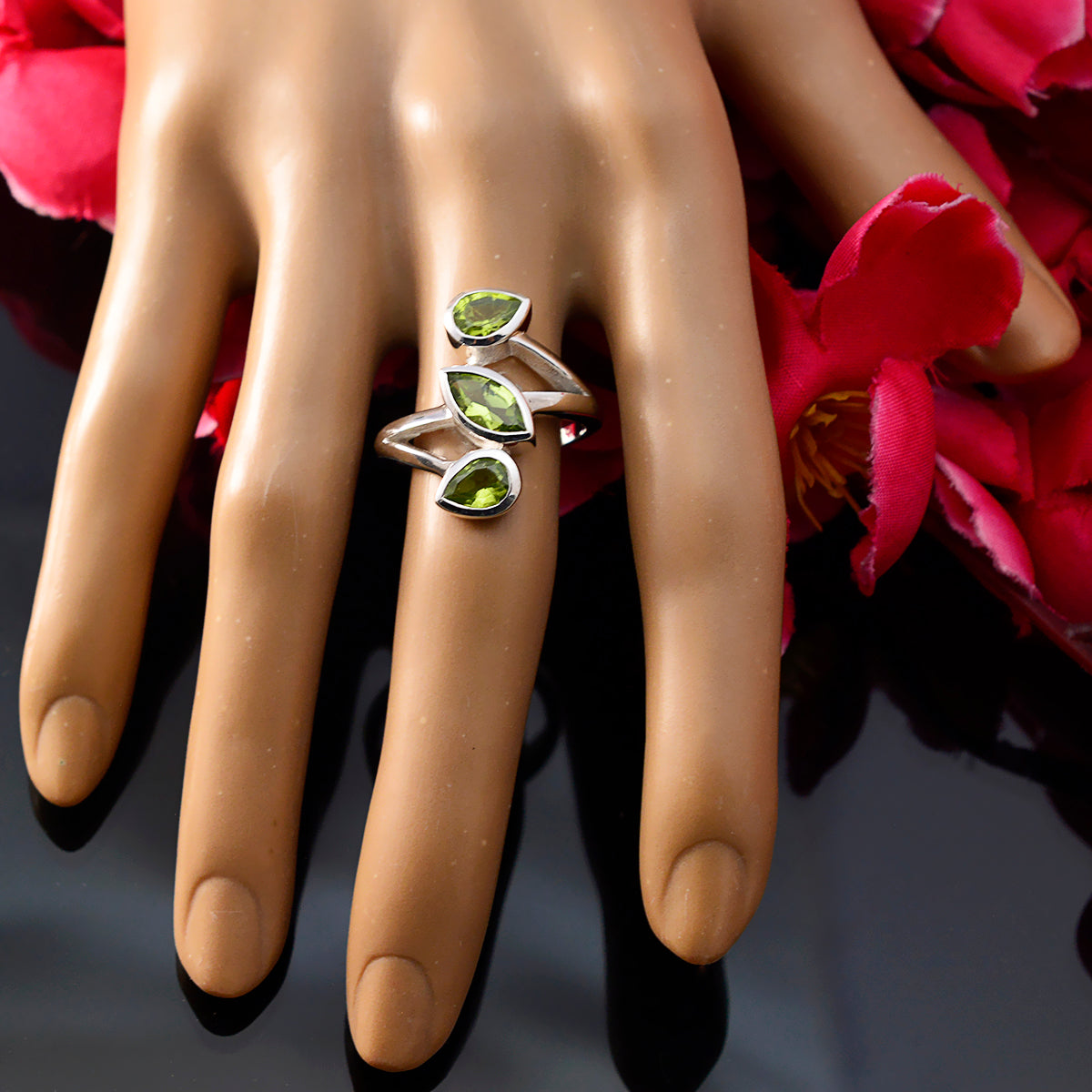 Peridot Trilogy Egyptian 92.5 Silver Green Gems Mid weight Signet Ring Jewelry