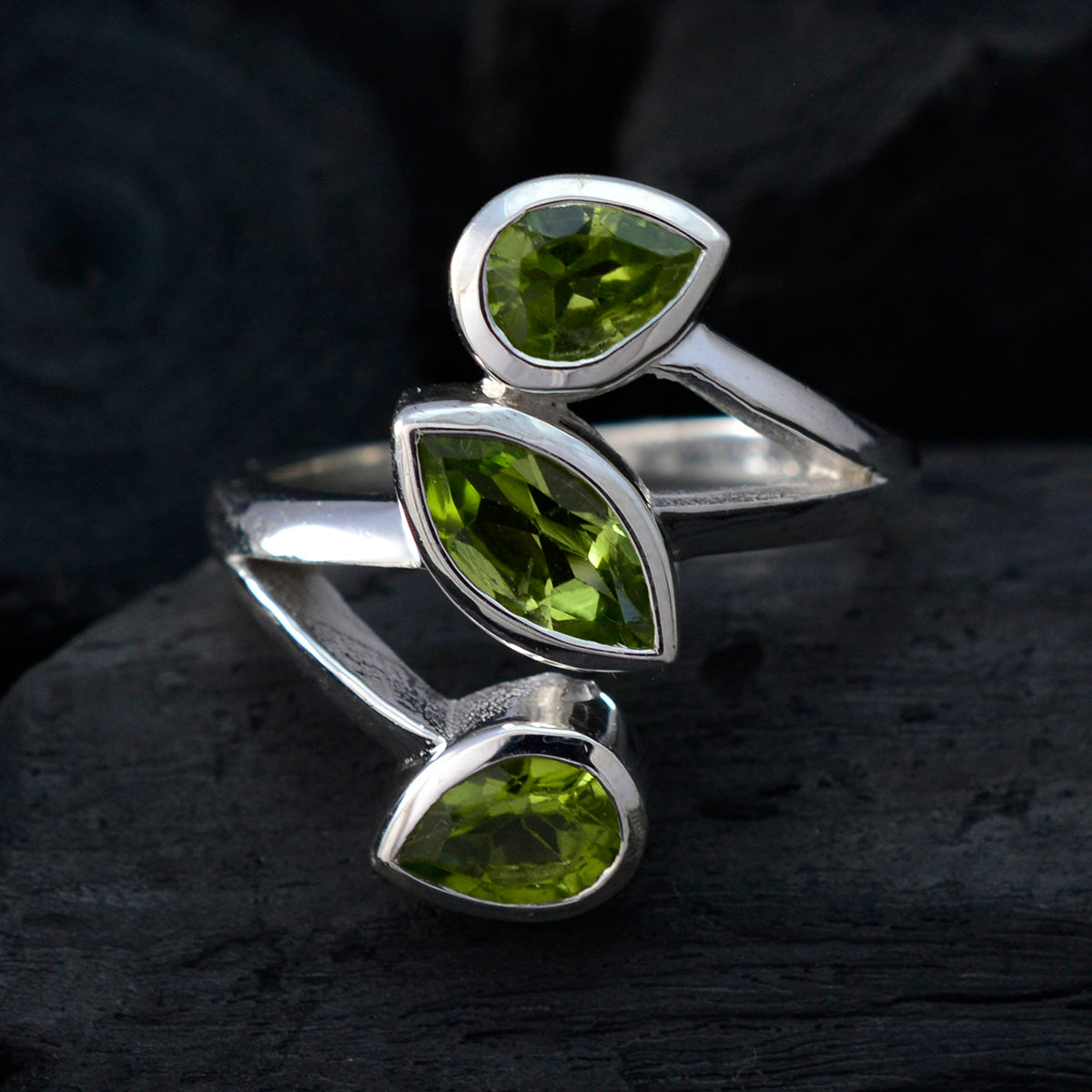 Peridot Trilogy Egyptian 92.5 Silver Green Gems Mid weight Signet Ring Jewelry