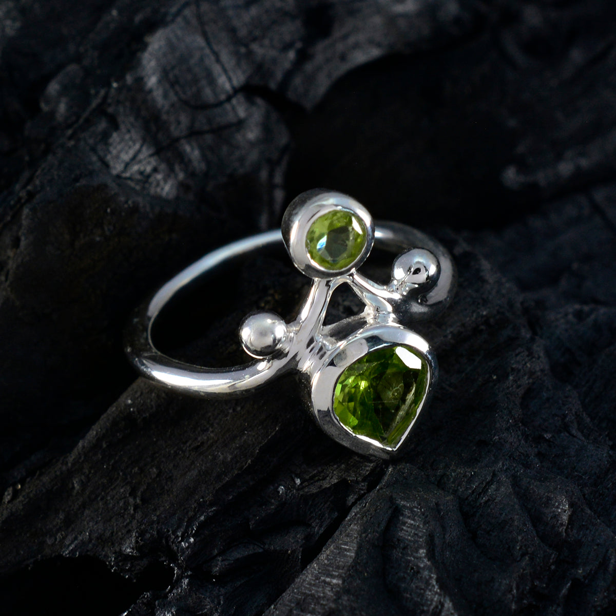 Peridot Toi et Moi German 925 Sterling Silver Green Gemstones Tiny Glamorous Ring Jewellery