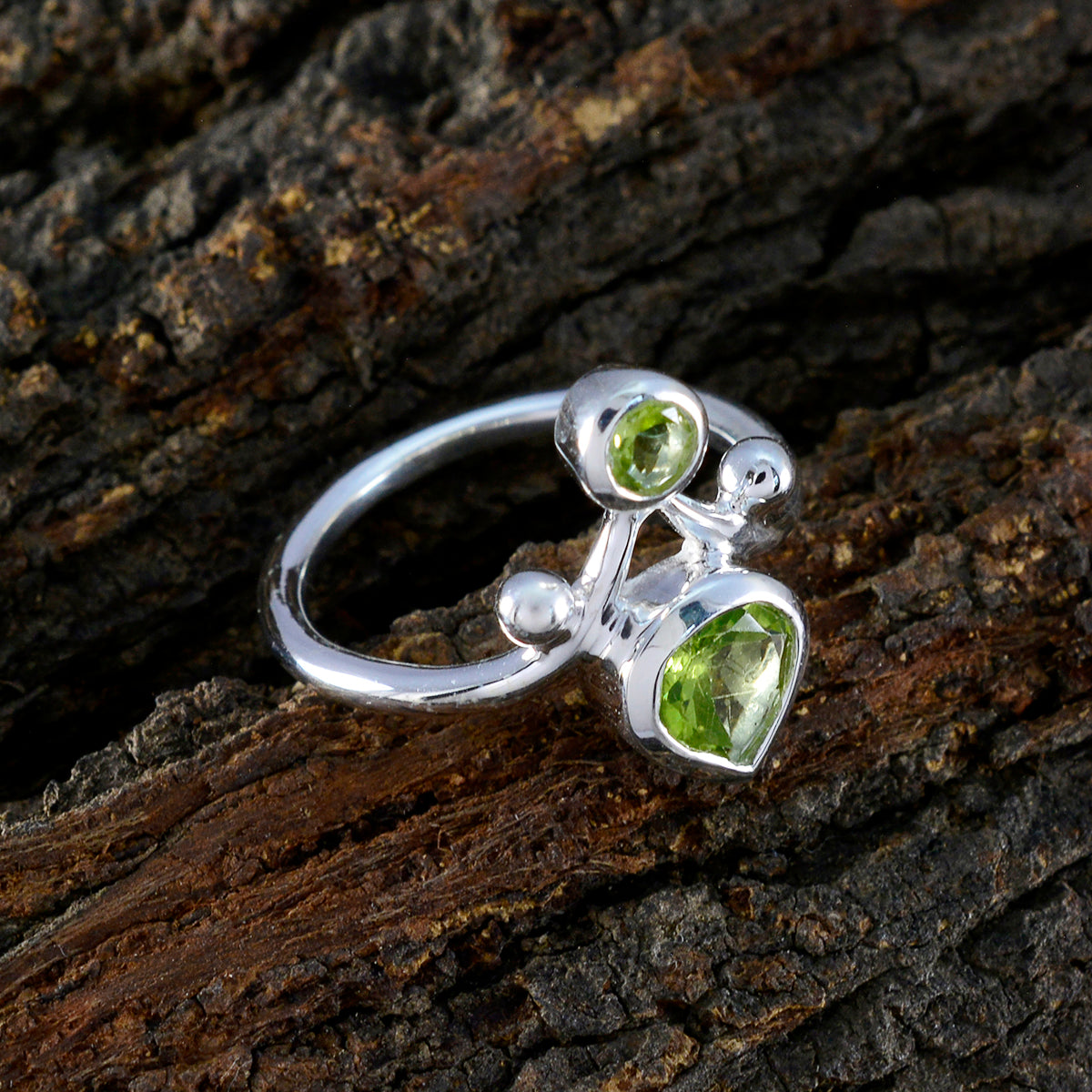 Peridot Toi et Moi German 925 Sterling Silver Green Gemstones Tiny Glamorous Ring Jewellery