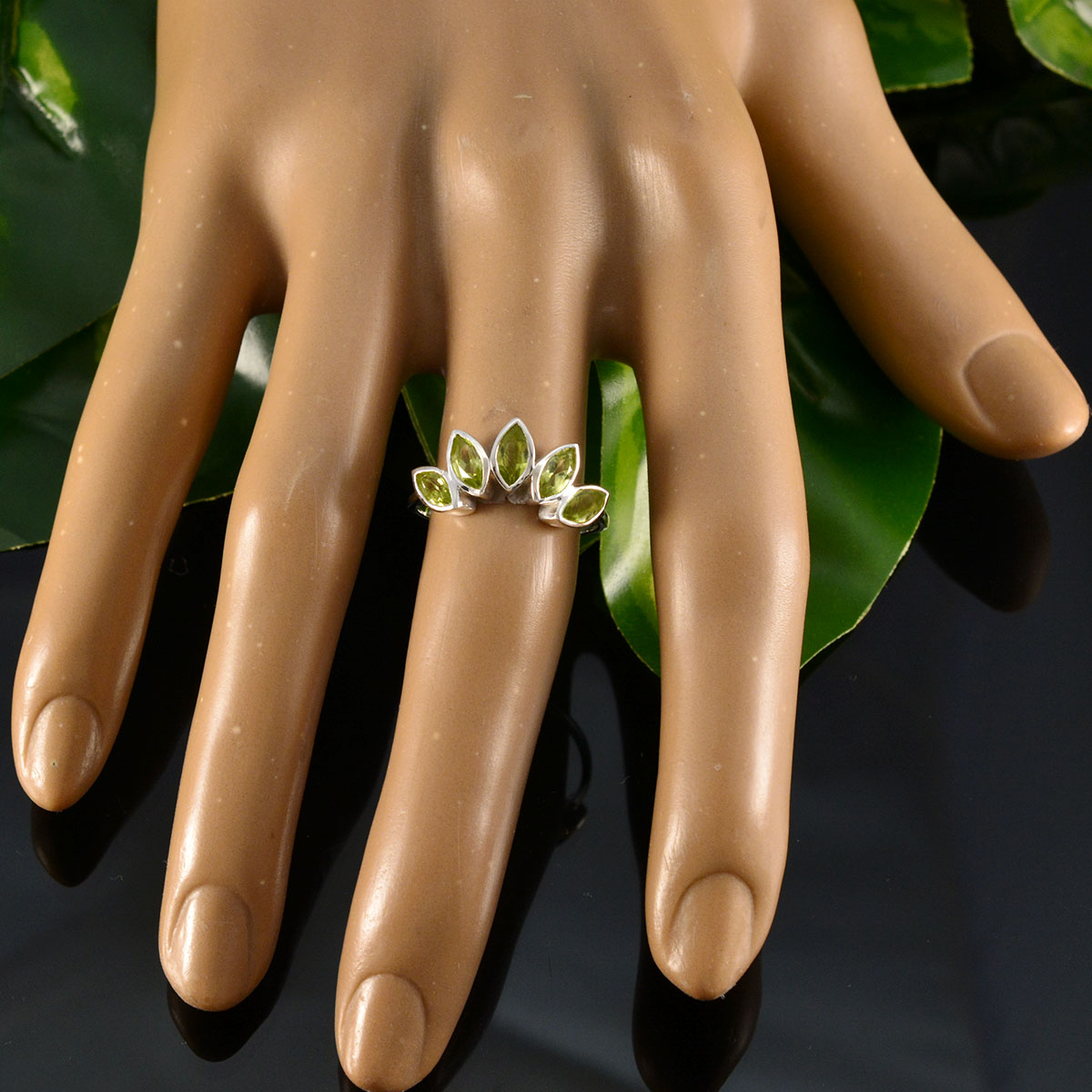 Peridot Penta Japanese 925 Sterling Silver Green Gemstones Delicate crown Ring Jewelry