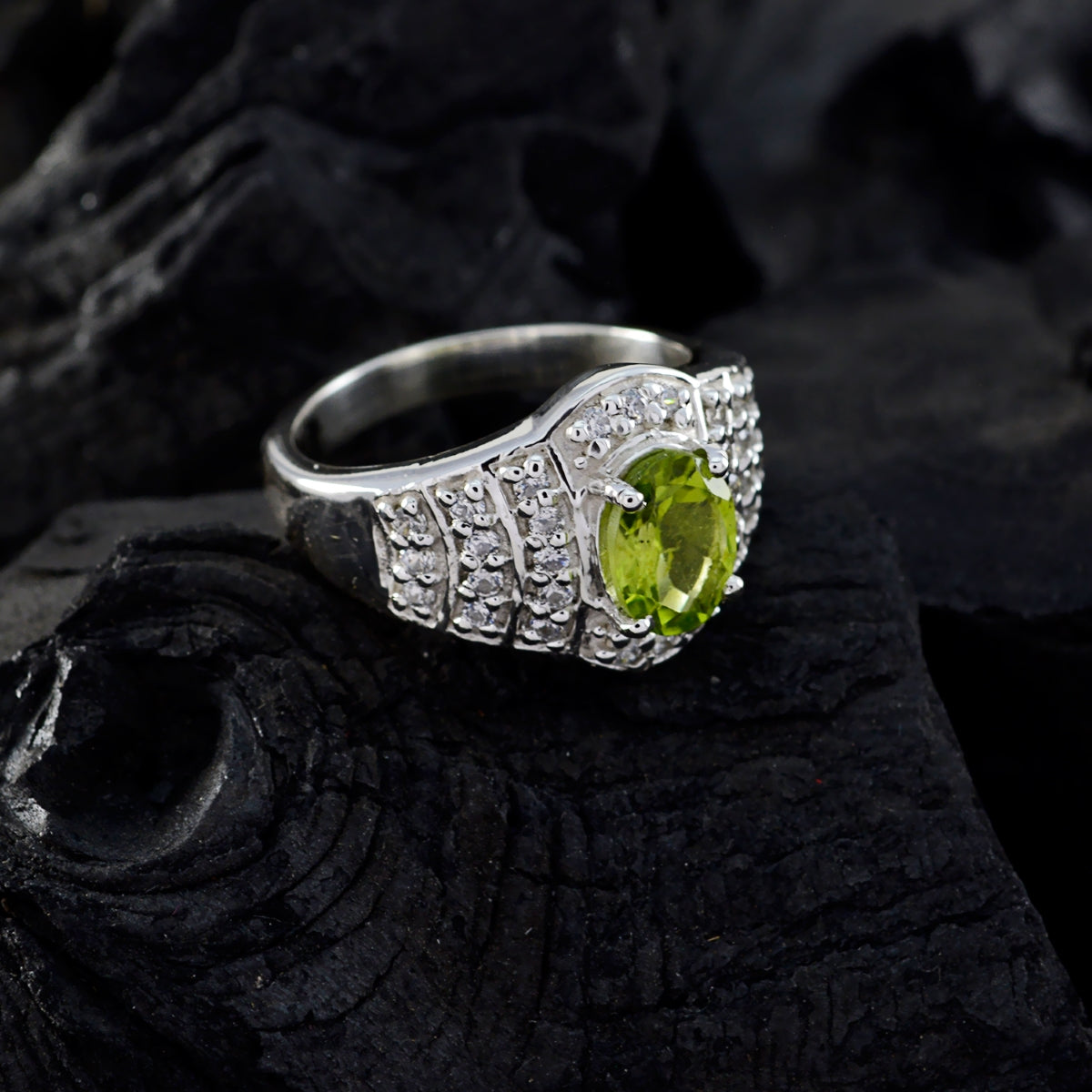 Peridot Halo Afrikanischer 925 Silber Grüner Edelstein Mittelschwerer Femininer Ring Schmuck