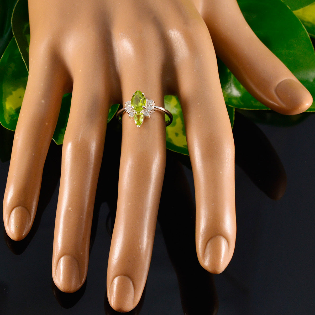 Peridot Toi et Moi Japanese 92.5 Silver Green Gemstones Elegant  Feminine Ring Jewellery