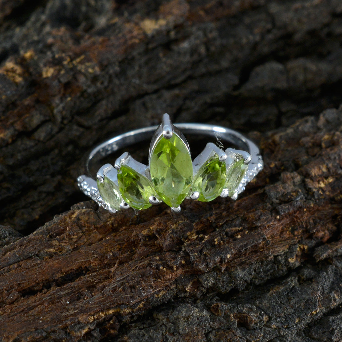 Peridot Penta Korean 92.5 Silver Green Gemstones Elegant  crown Ring Jewelry