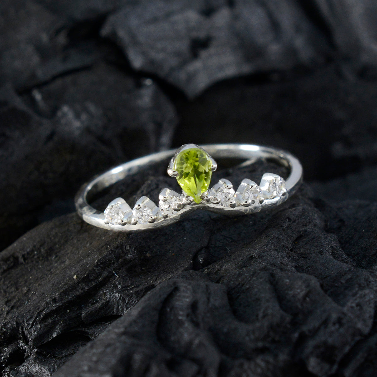 Peridot Halo Japanese 92.5 Silver Green Gemstones Minimalist Trendy Ring Jewelry