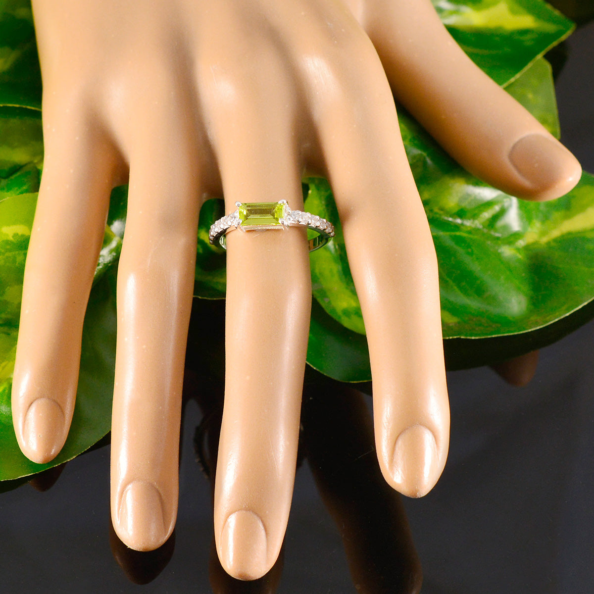 Peridot Halo Korean Sterling Silver Green Gemstone Delicate Abstract Ring Jewellery