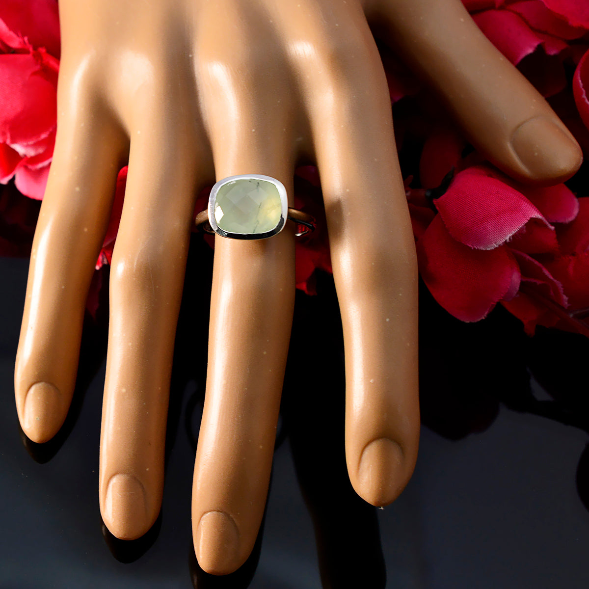 Prehnite Solitaire Russian 92.5 Silver Green Gemstone Minimal Luxurious Ring Jewellery