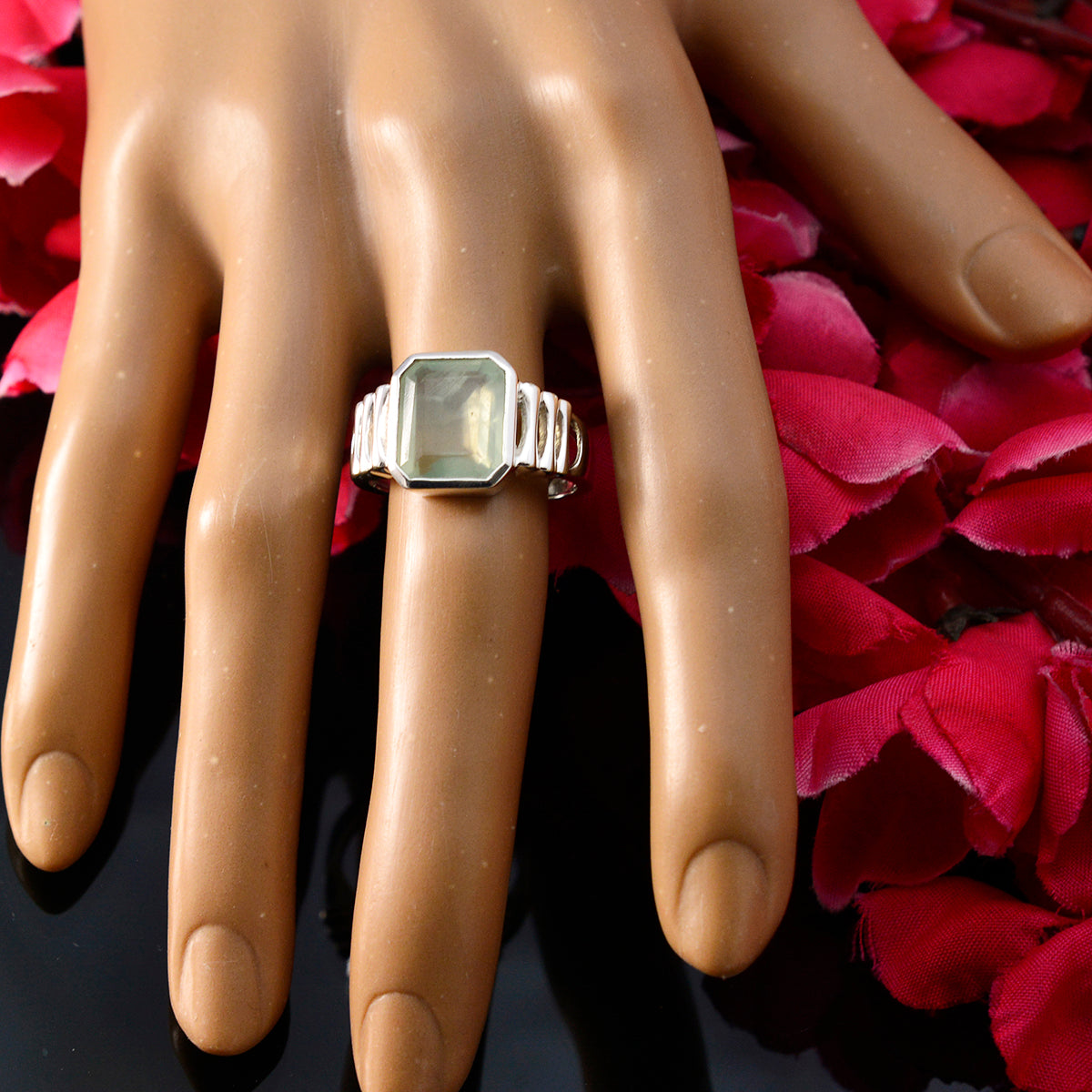 Prehnite Solitaire German 925 Silver Green Gems Mid weight Signet Ring Jewelry