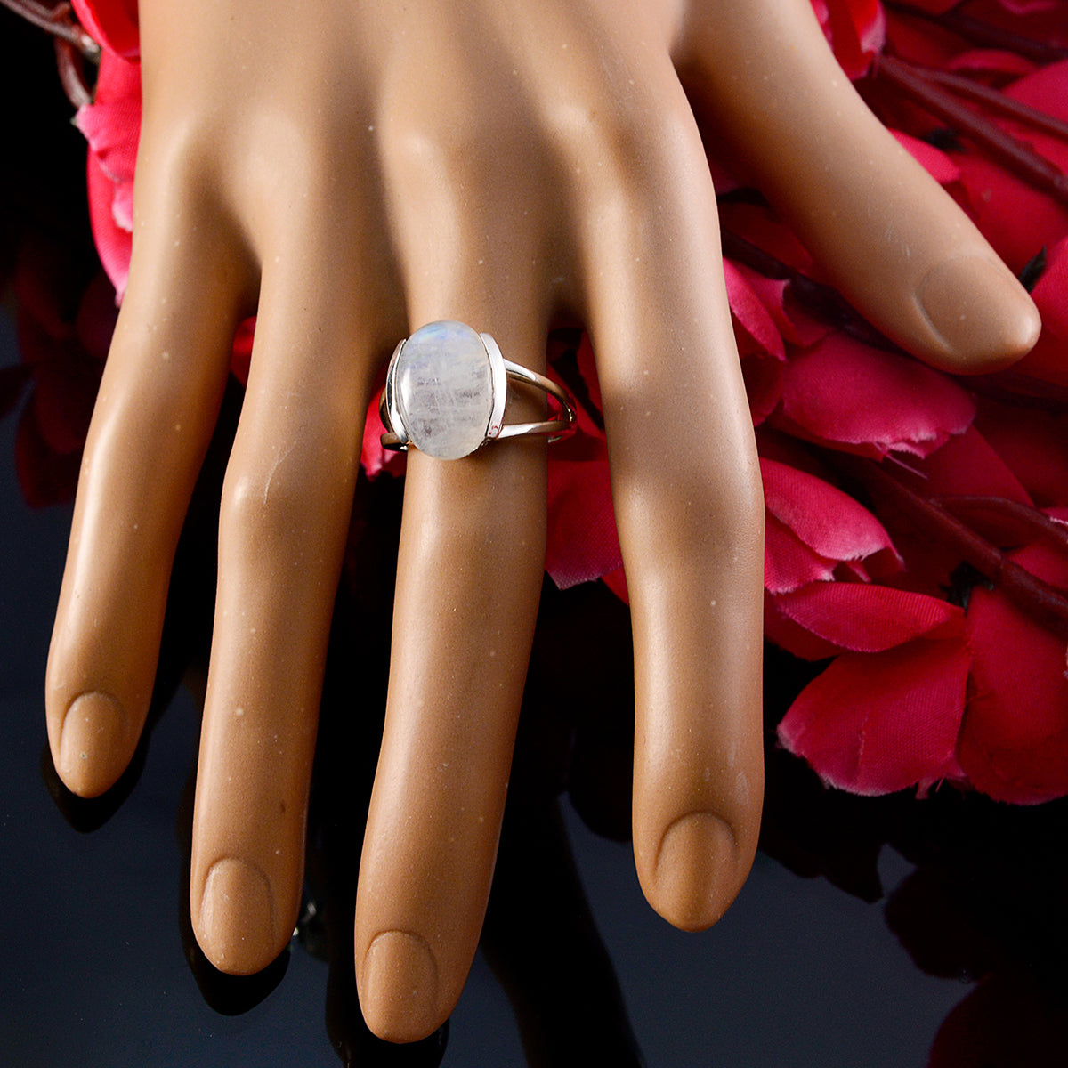 Rainbow Moonstone Solitaire Egyptian 925 Silver White Gems Mid weight Feminine Ring Jewellery