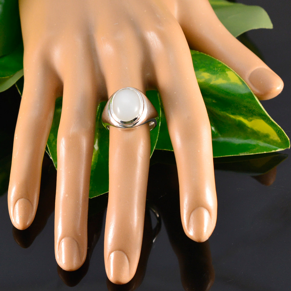 Rainbow Moonstone Solitaire Egyptian Silver White Gems Classic Glamorous Ring Jewellery