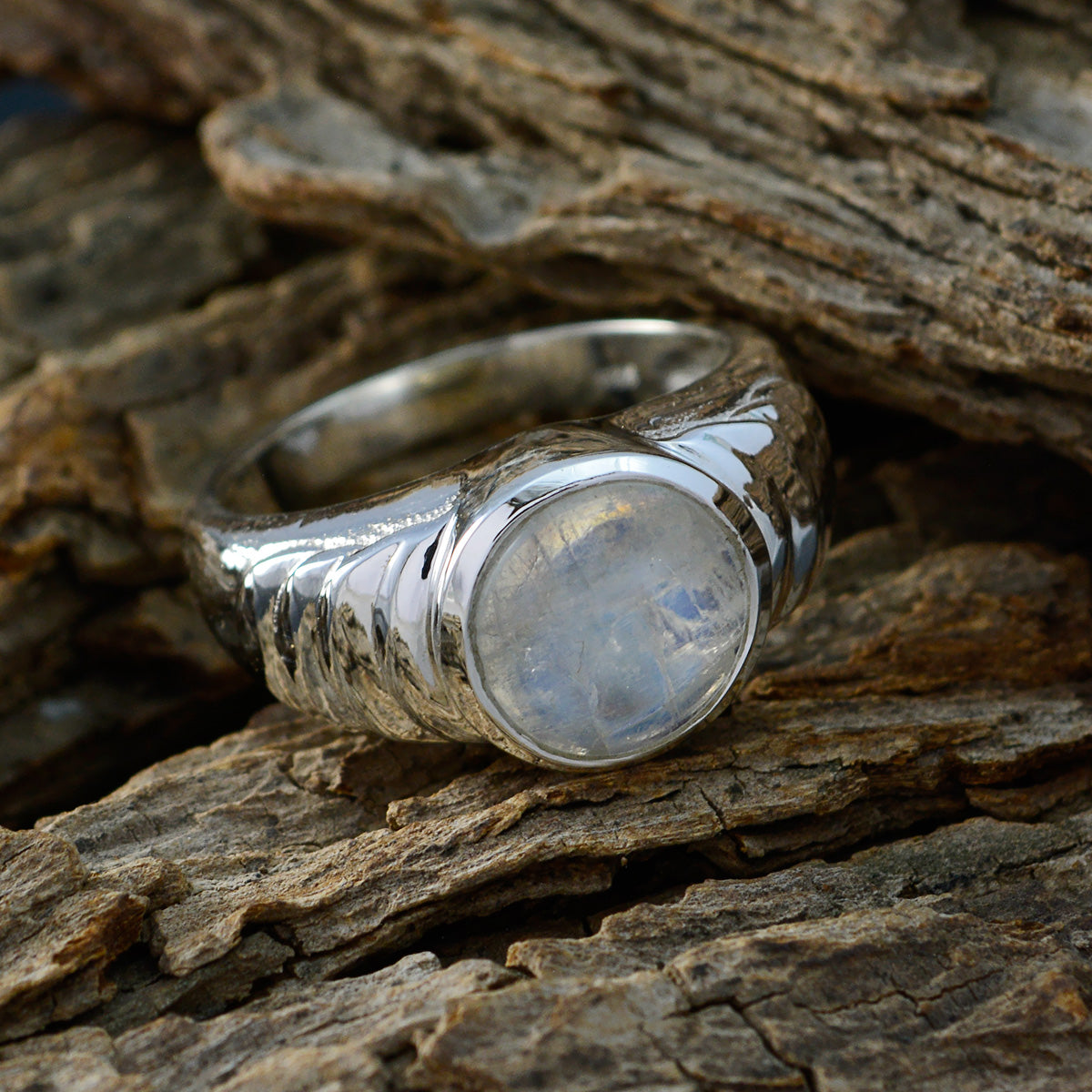 Rainbow Moonstone Solitaire Egyptian 925 Silver White Gemstones Versatile Glamorous Ring Jewellery
