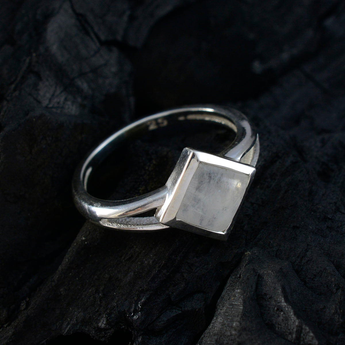 Rainbow Moonstone Solitaire Japanese Sterling Silver White Gemstones Dainty Romantic Ring Jewellery