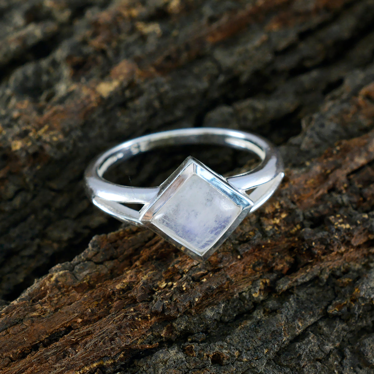 Rainbow Moonstone Solitaire Japanese Sterling Silver White Gemstones Dainty Romantic Ring Jewellery