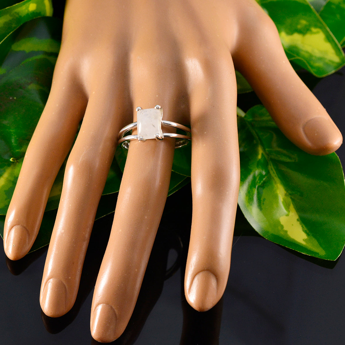 Rainbow Moonstone Solitaire Indian 92.5 Silver White Gemstone Minimal Luxurious Ring Jewellery