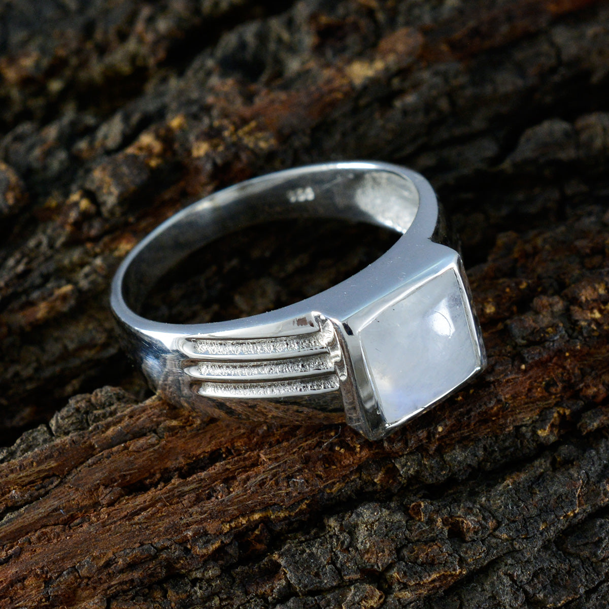 Rainbow Moonstone Solitaire Indian Silver White Gemstones Classic Glamorous Ring Jewelry