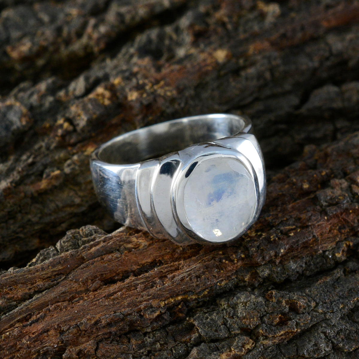 Rainbow Moonstone Solitaire Egyptian 92.5 Silver White Gemstone Eye catching valentine Ring Jewellery