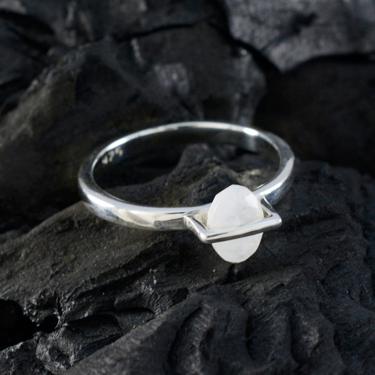 Rainbow Moonstone Solitaire American 925 Silver White Gemstones Delicate Glamorous Ring Jewellery