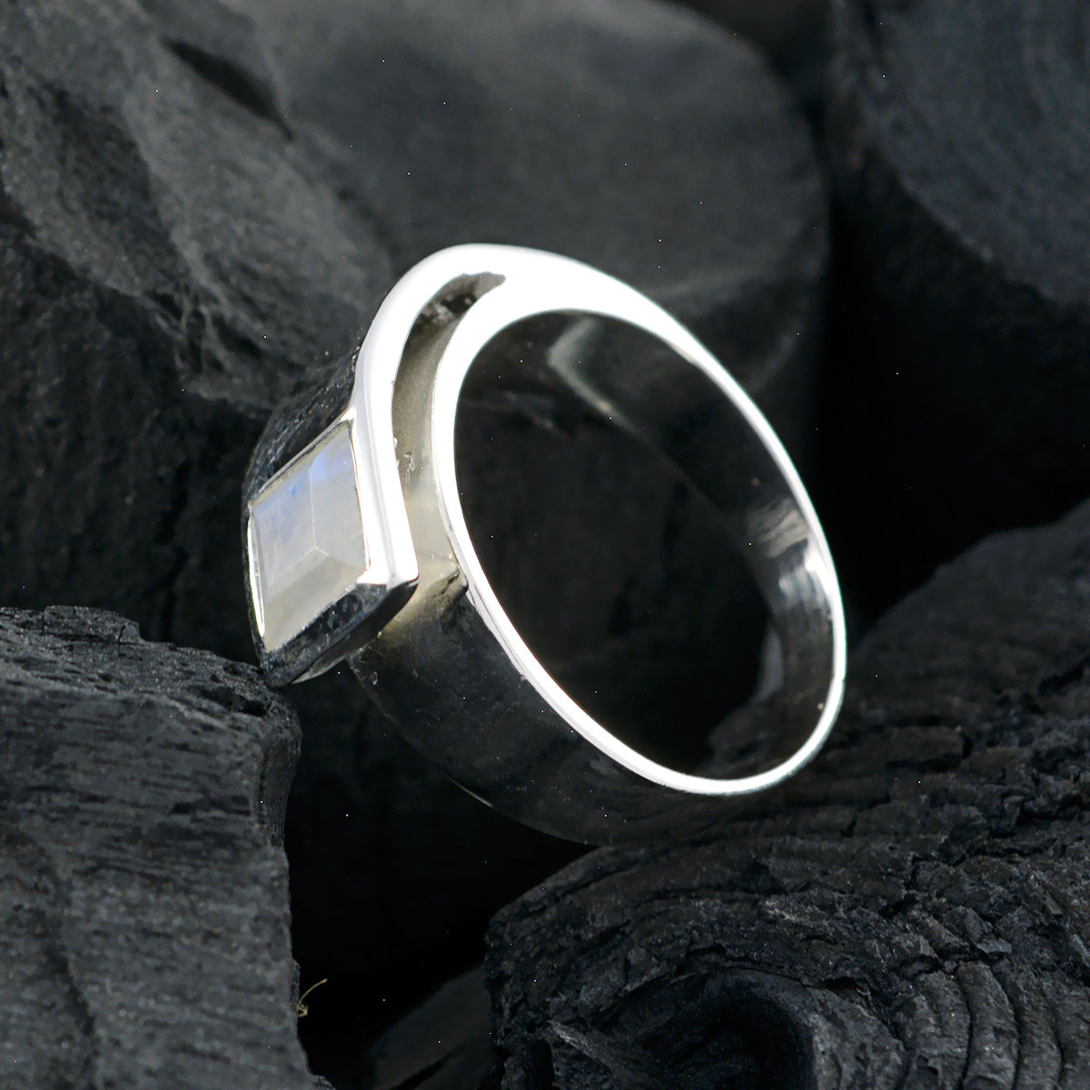 Rainbow Moonstone Solitaire Moroccan Silver White Gemstones Minimal Feminine Ring Jewellery