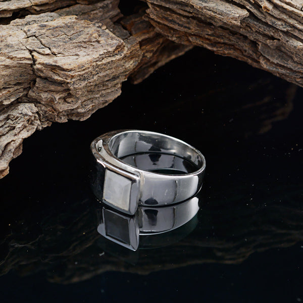 Rainbow Moonstone Solitaire Moroccan Silver White Gemstones Minimal Feminine Ring Jewellery