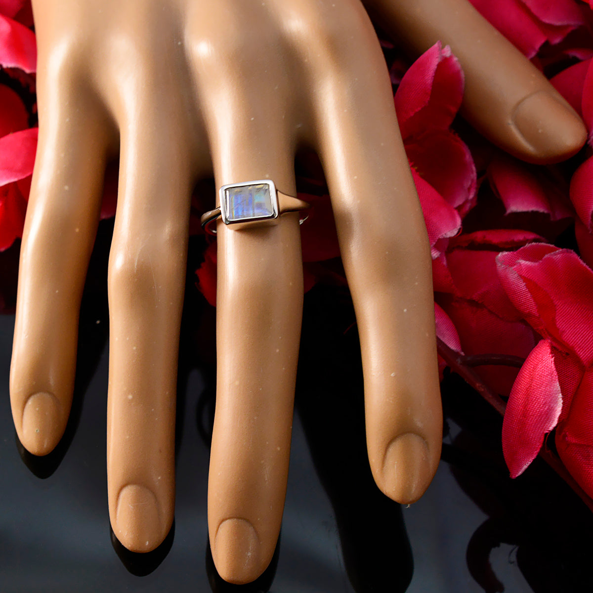 Rainbow Moonstone Solitaire Indian 925 Silver White Gemstone Featherlight Luxurious Ring Jewelry