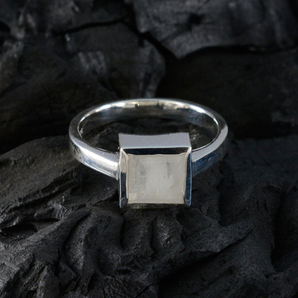 Rainbow Moonstone Solitaire Indian 92.5 Silver White Gemstone Featherlight Glamorous Ring Jewelry