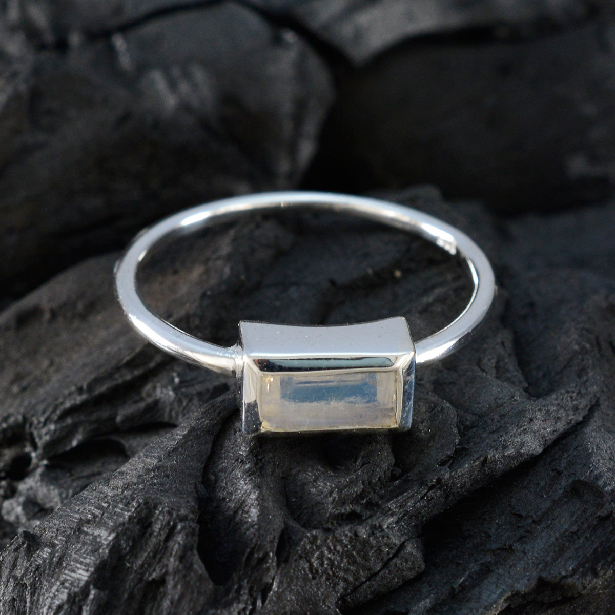 Rainbow Moonstone Solitaire American 925 Sterling Silver White Gemstones Delicate Luxurious Ring Jewellery