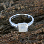Rainbow Moonstone Solitaire French 92.5 Silver White Gemstone Featherlight Glamorous Ring Jewellery