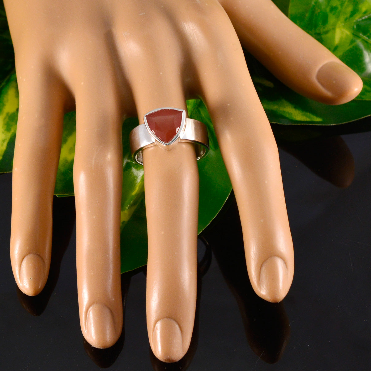 Red Onyx Solitaire Moroccan Sterling Silver Red Gems Eye catching Signet Band Jewellery