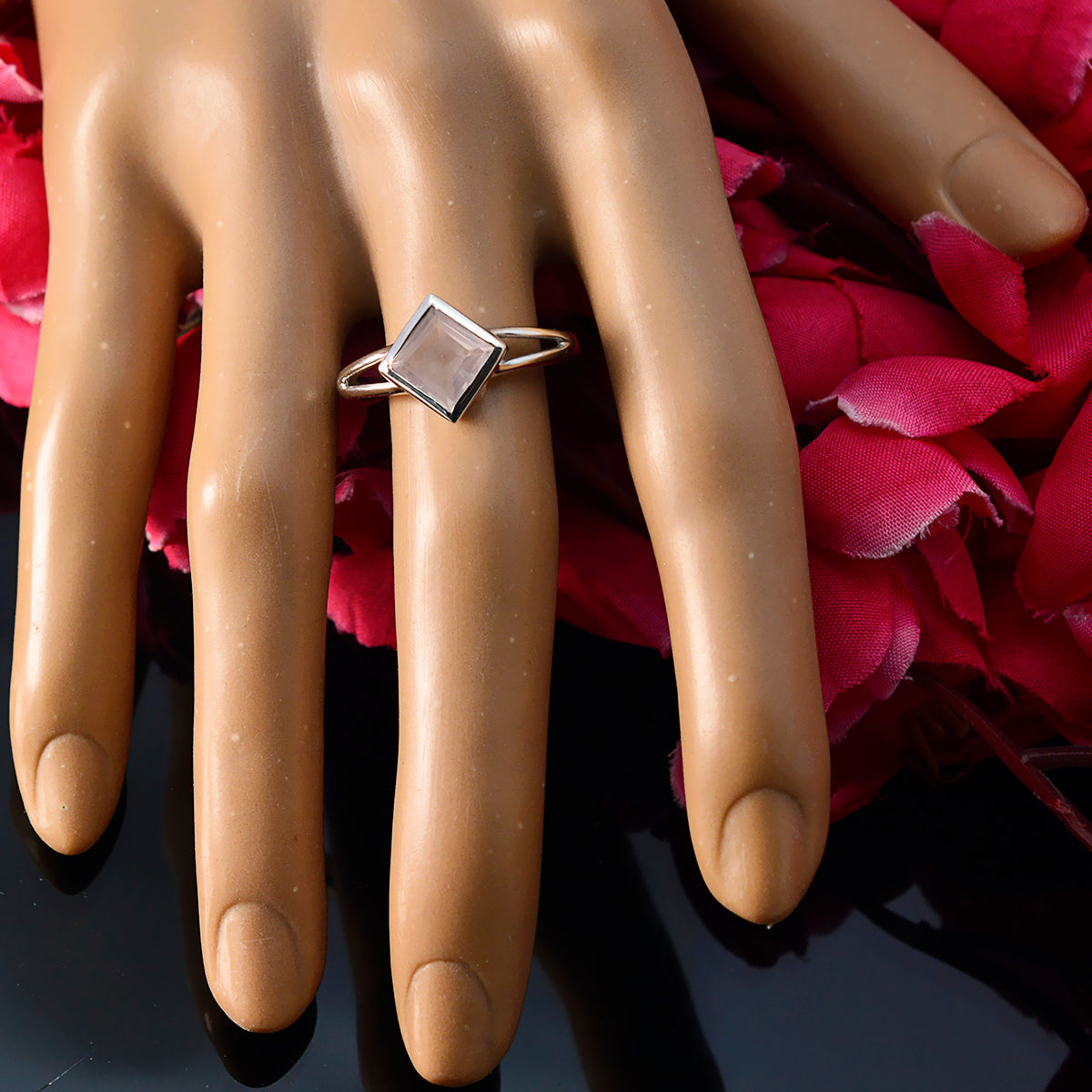 Rose Quartz Solitaire American 92.5 Silver Pink Gemstone Dainty Graceful Ring Jewellery