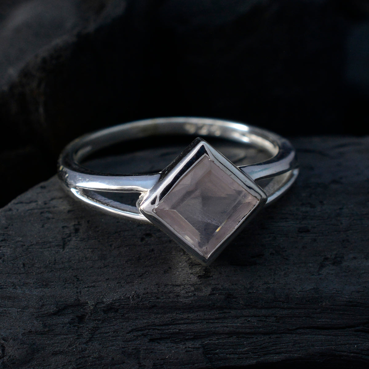 Rose Quartz Solitaire American 92.5 Silver Pink Gemstone Dainty Graceful Ring Jewellery