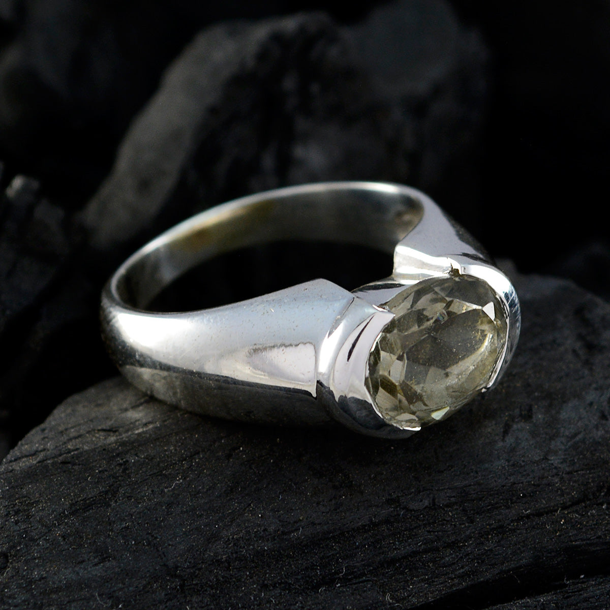 smoky quartz Solitaire Egyptian 925 Silver Brown Gemstone Eye catching Love Ring Jewellery