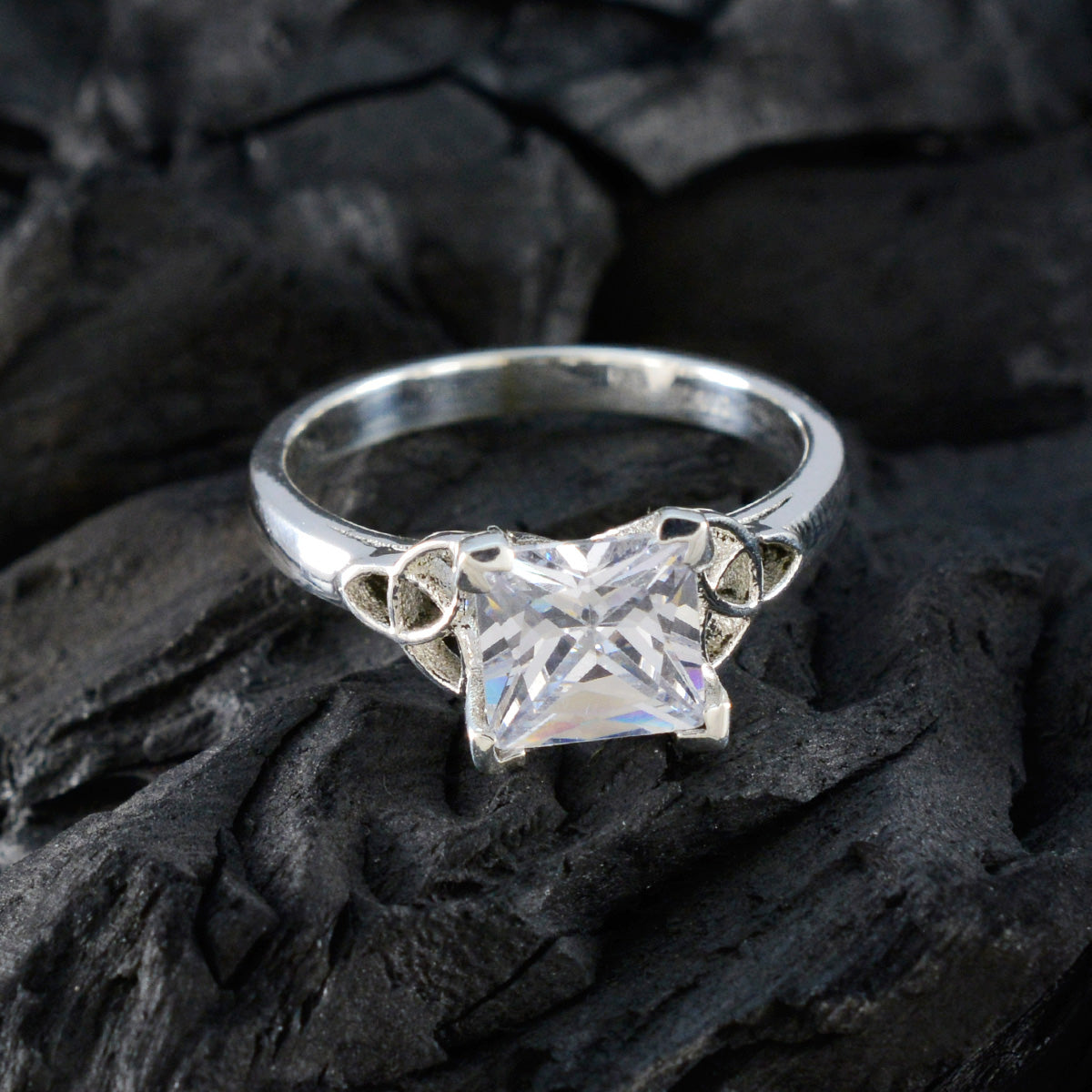 Cubic zirconia CZ Solitaire German Sterling Silver White Gemstones Featherlight Trendy Ring Jewelry