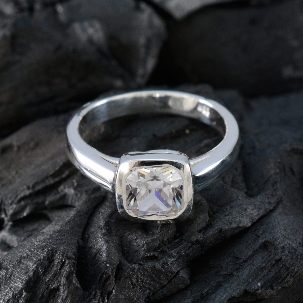 Cubic zirconia CZ Solitaire Indian Silver White Gems Featherlight Modern Ring Jewellery