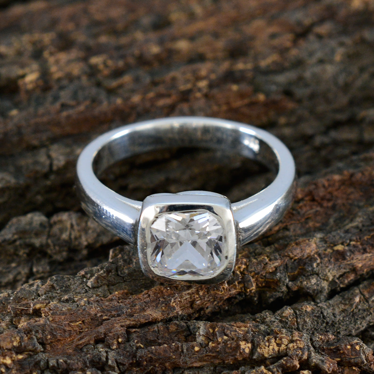 Cubic zirconia CZ Solitaire Indian Silver White Gems Featherlight Modern Ring Jewellery